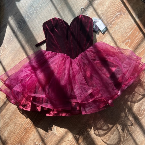 NWT Alyce Paris Formal Strapless Mini Dress in Black Cherry Sz 8 Homecoming - Picture 2 of 10